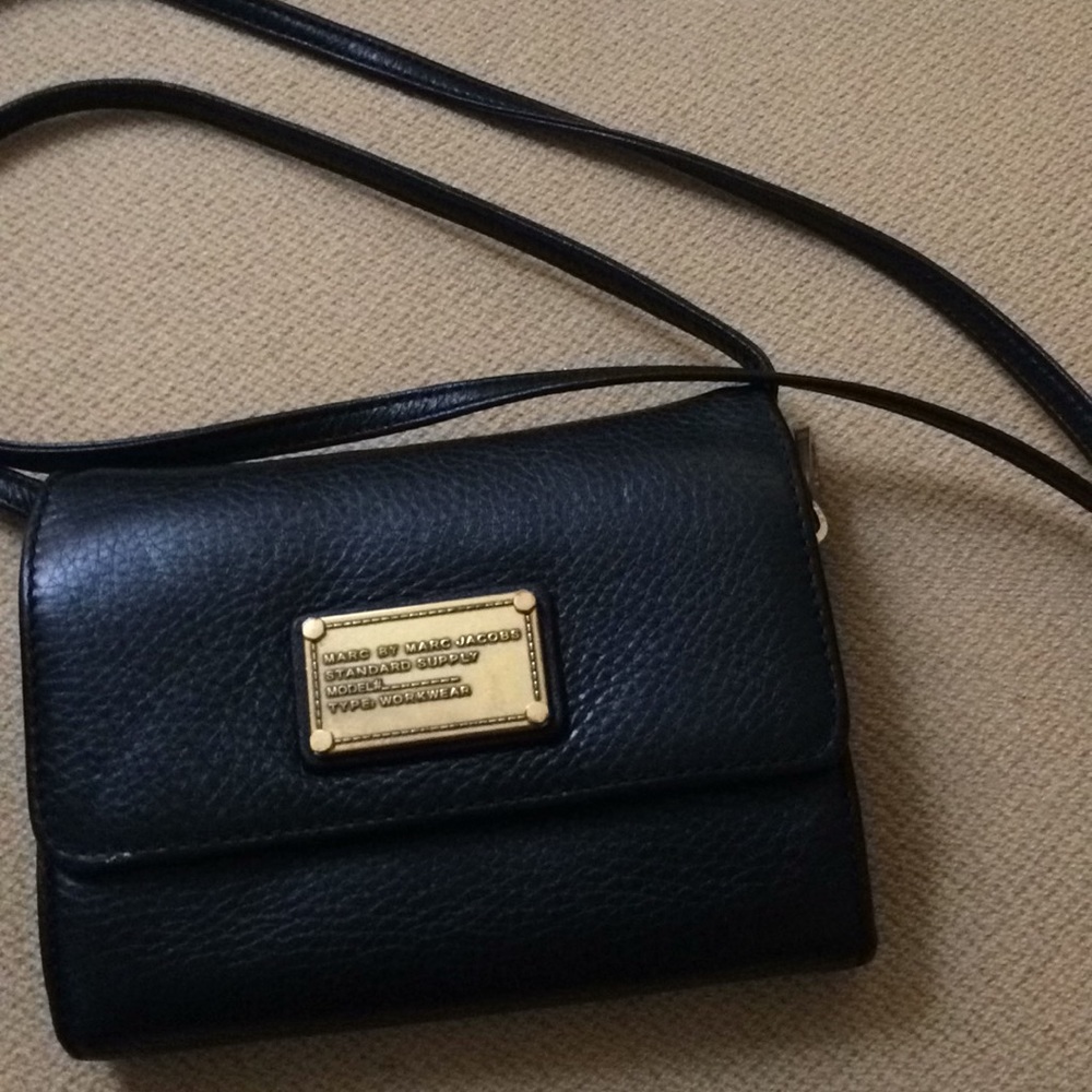 Marc Jacobs Trifold wallet purse w/removable strap